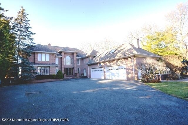 309 Lincoln Avenue - Photo 1