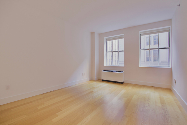 Wall Street - Photo 1