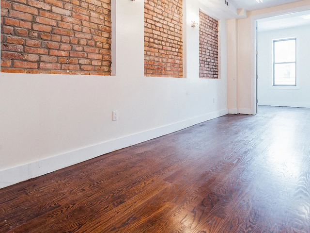 435 Bleecker St - Photo 1