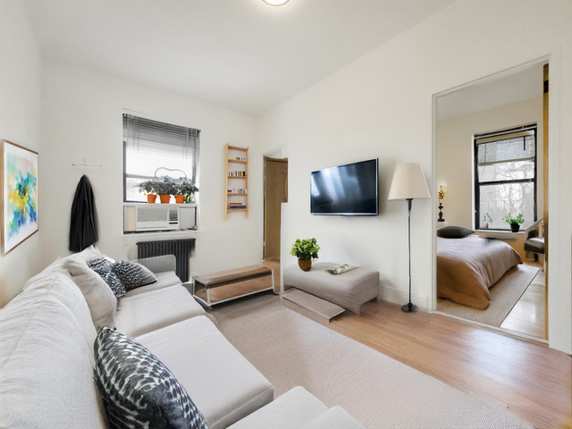 310 East 19th Street - Photo 1