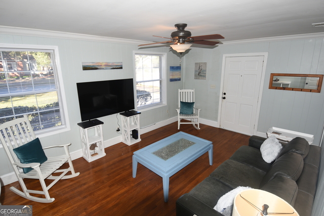504 Bailey Street - Photo 1