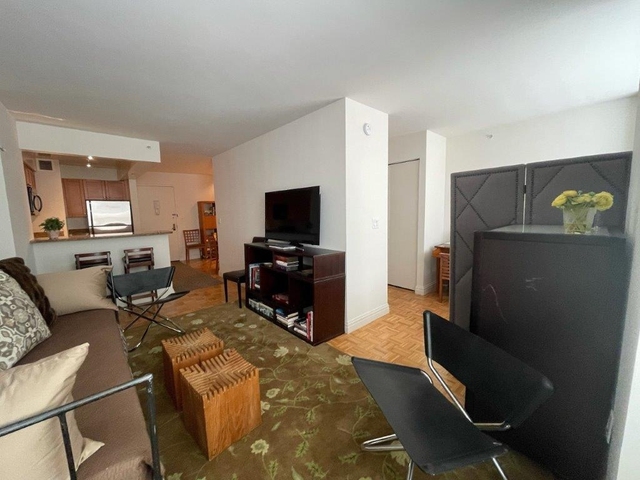 Lexington Avenue / 96th Street - Photo 1