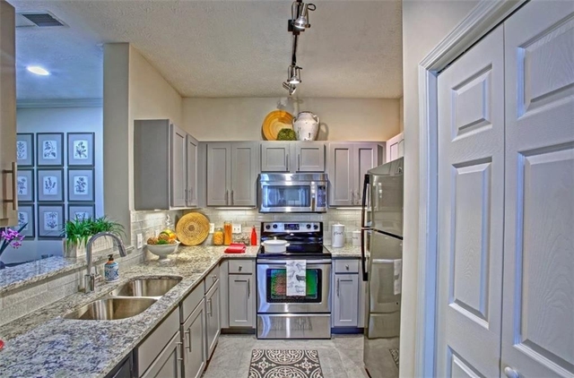 240 E Belle Isle Road - Photo 1
