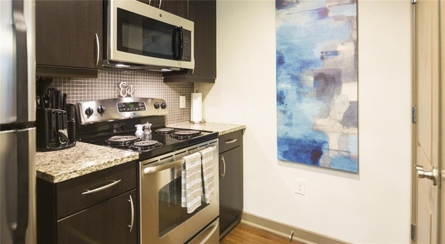 880 Glenwood Avenue - Photo 1