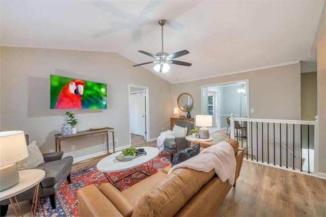 165 Bentley Parkway - Photo 1