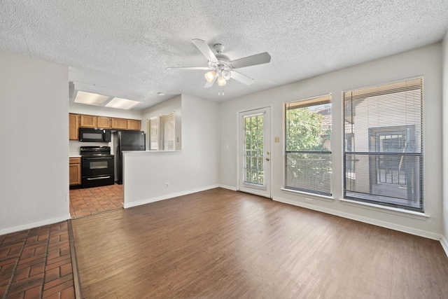 2110 Rio Grande St - Photo 1