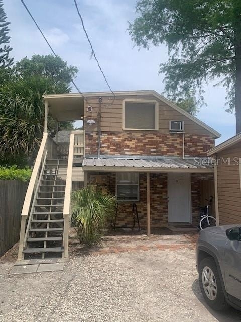 211 W Bay Avenue - Photo 1