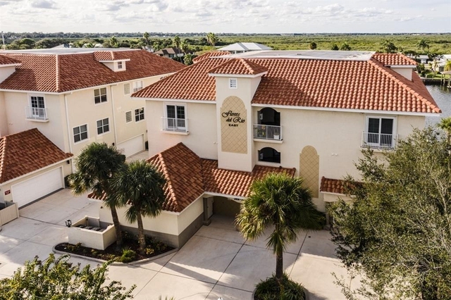 273 Middle Way - Photo 1