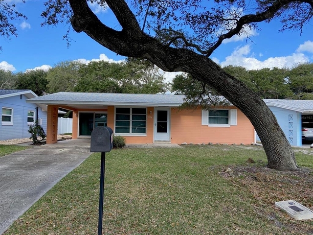 814 E 10th Avenue - Photo 1
