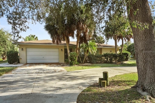500 Green Dolphin Drive S - Photo 1