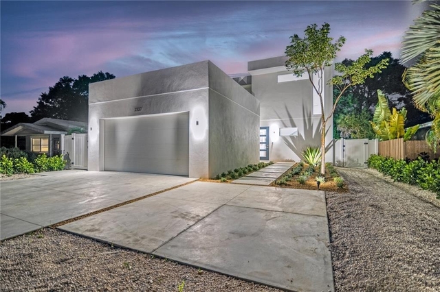 2327 Hillview Street - Photo 1