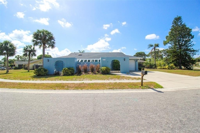 3852 Gatewood Drive - Photo 1