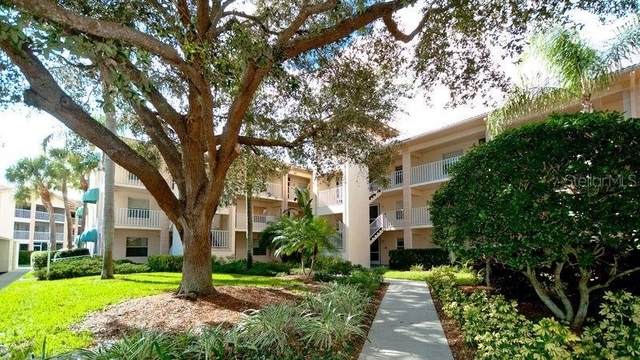 9300 Clubside Circle - Photo 1