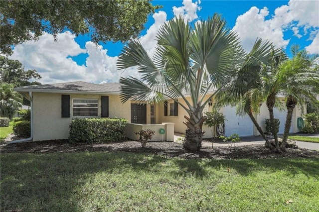 6986 W Country Club Drive N - Photo 1