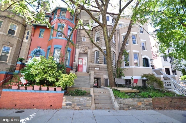 1904 Calvert Street Nw - Photo 1