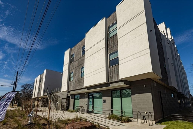 1806 Clubview Ave - Photo 1