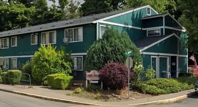 300 Se Main St - Photo 1