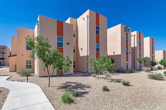 11050 Montana Ave - Photo 1