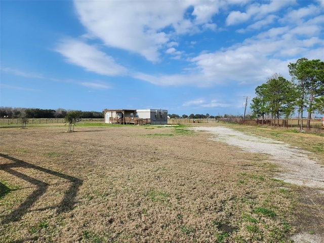 3373 E Highway 6 - Photo 1