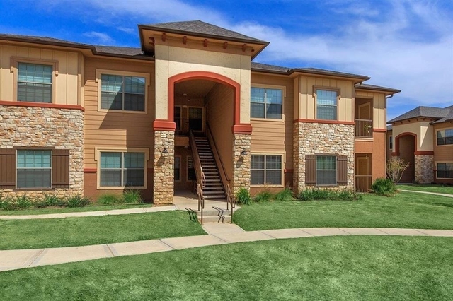 202 Aquero Boulevard - Photo 1