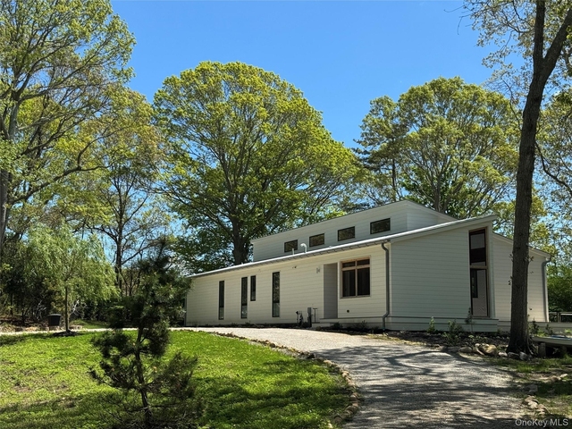 6710 Soundview Avenue - Photo 1