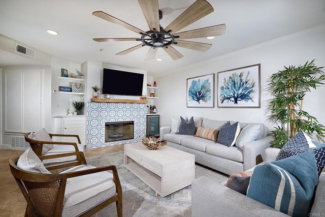 600 N The Strand - Photo 1