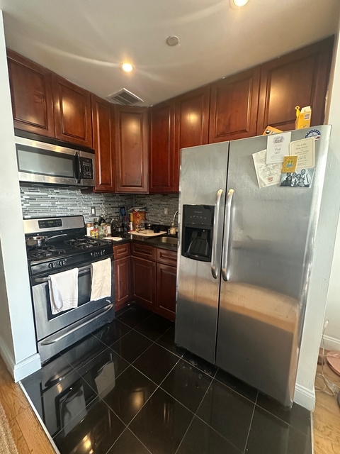 154 1/2 Washington Avenue - Photo 1