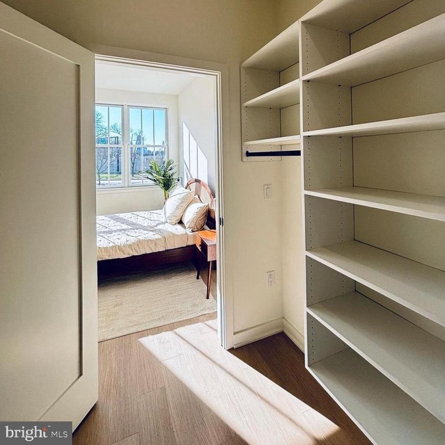 416 Vine Street - Photo 1