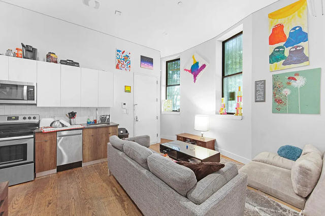 485 Evergreen Ave - Photo 1