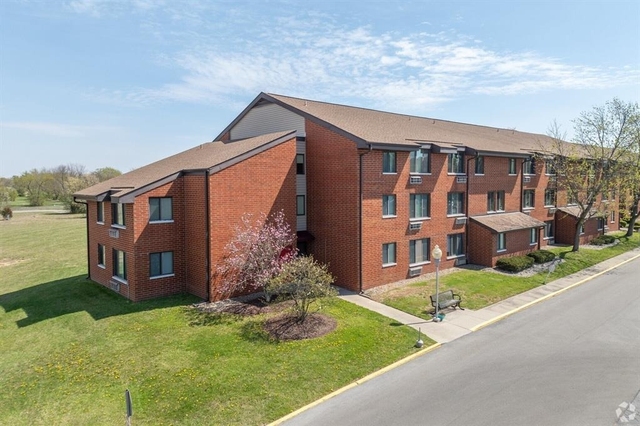 2100 Greentree North - Photo 1