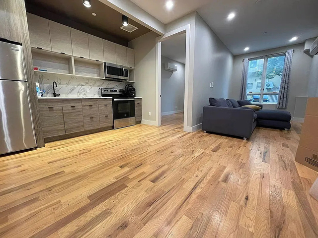 149 Stanhope Street #1 - Photo 1