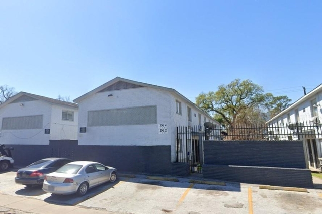 2410 Southmore Boulevard - Photo 1