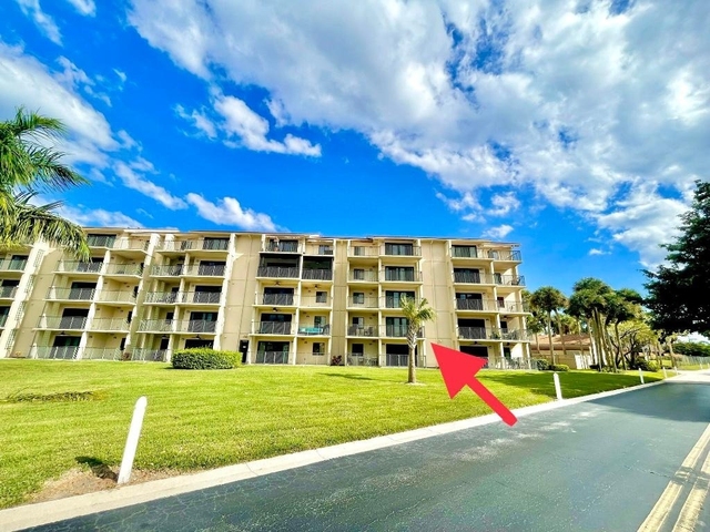 901 Sw Seafarer Circle - Photo 1