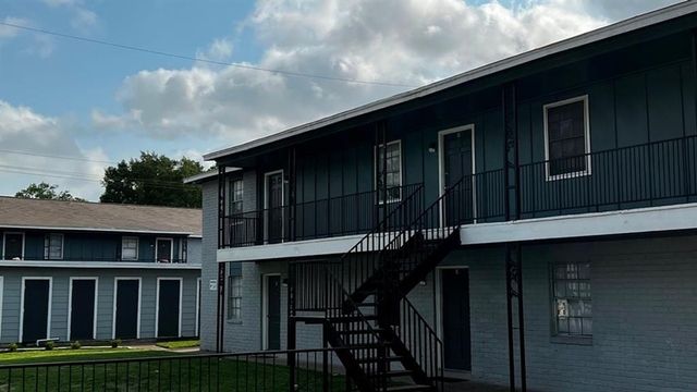1800 N Wayside Street - Photo 1