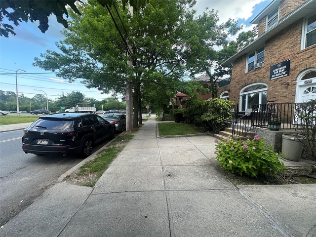 1105 Doughty Boulevard - Photo 1