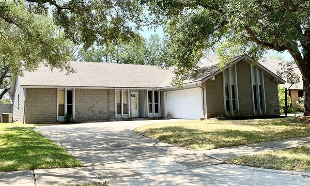 2819 Colony Drive - Photo 1