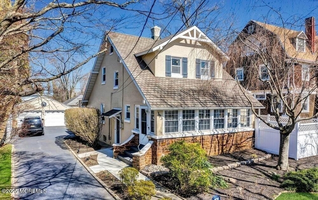 393 Bath Avenue - Photo 1