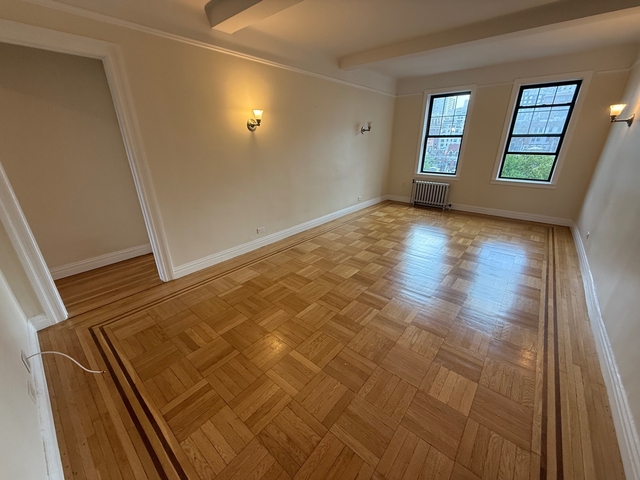 East 92nd Street - Photo 1
