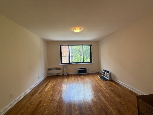 1661 York Avenue - Photo 1