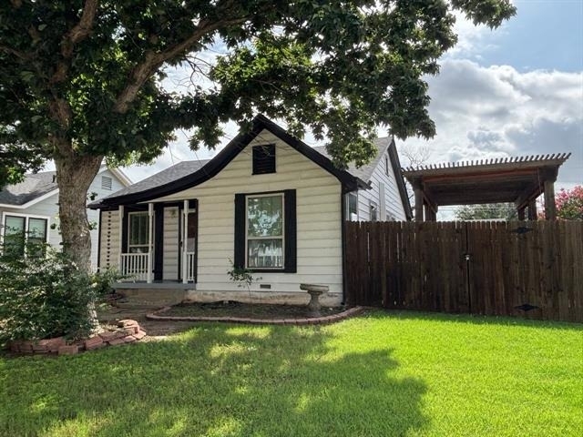 2737 Wayside Avenue - Photo 1