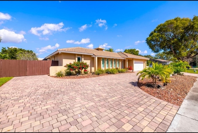 5921 Sw 17th Court - Photo 1