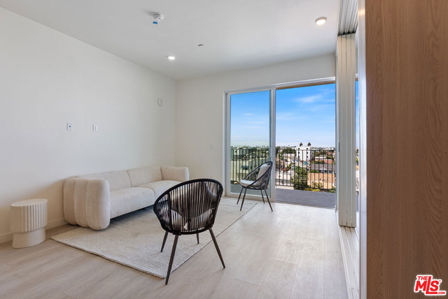 1124 S Normandie Avenue - Photo 1