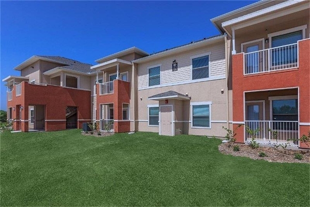 320 S Stewart Boulevard - Photo 1
