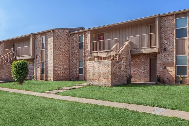 2401 La Vista Avenue - Photo 1