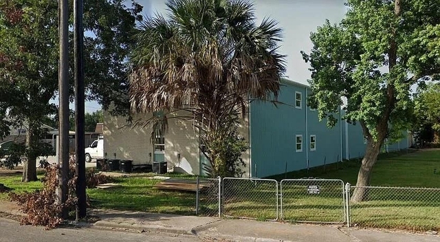 1109 E North Street - Photo 1