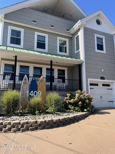 1409 River Road - Photo 1