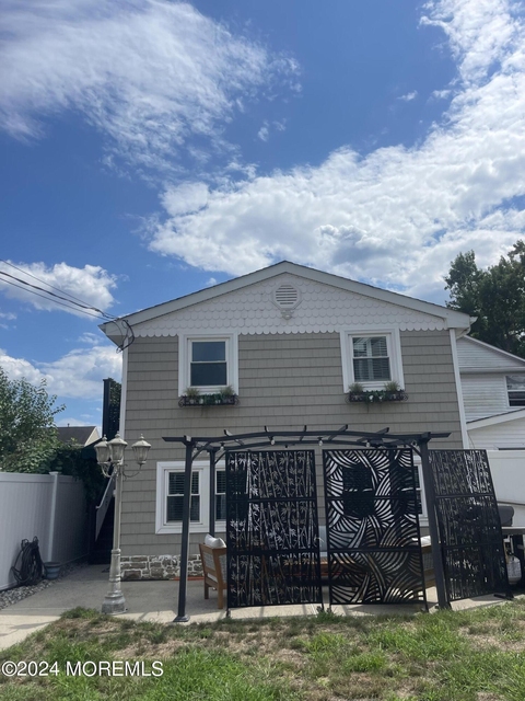 1407 River Road - Photo 1