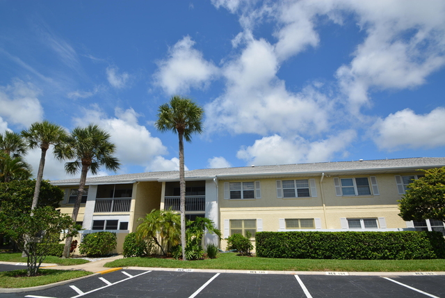 915 Sonesta Avenue Ne - Photo 1