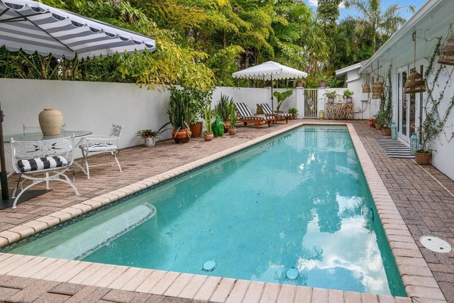 202 32nd Street - Photo 1