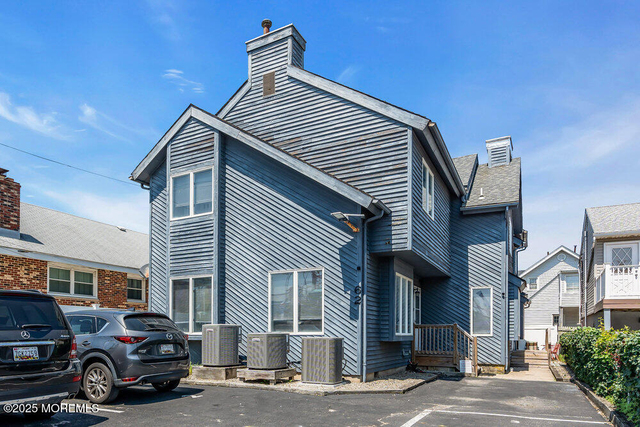 62 Sherman Avenue - Photo 1